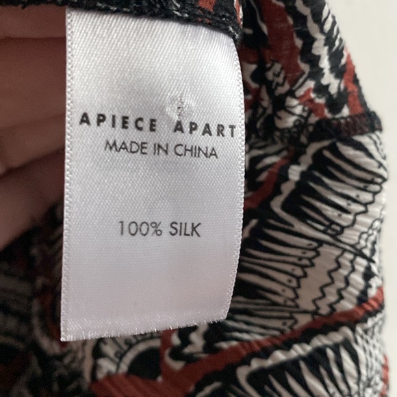 •APIECE APART Elegant Black and Red Patterned Women's Top Cutout - Picture 4 of 16